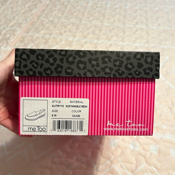 MeToo NWT Size 8 Tan Loafer Slip On Wedge - Picture 2 of 9